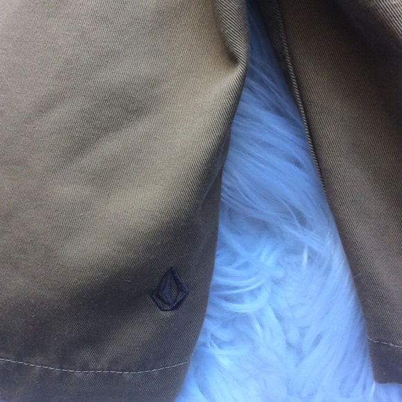 VOLCOM Frickin Khaki Shorts - Picture 7 of 7